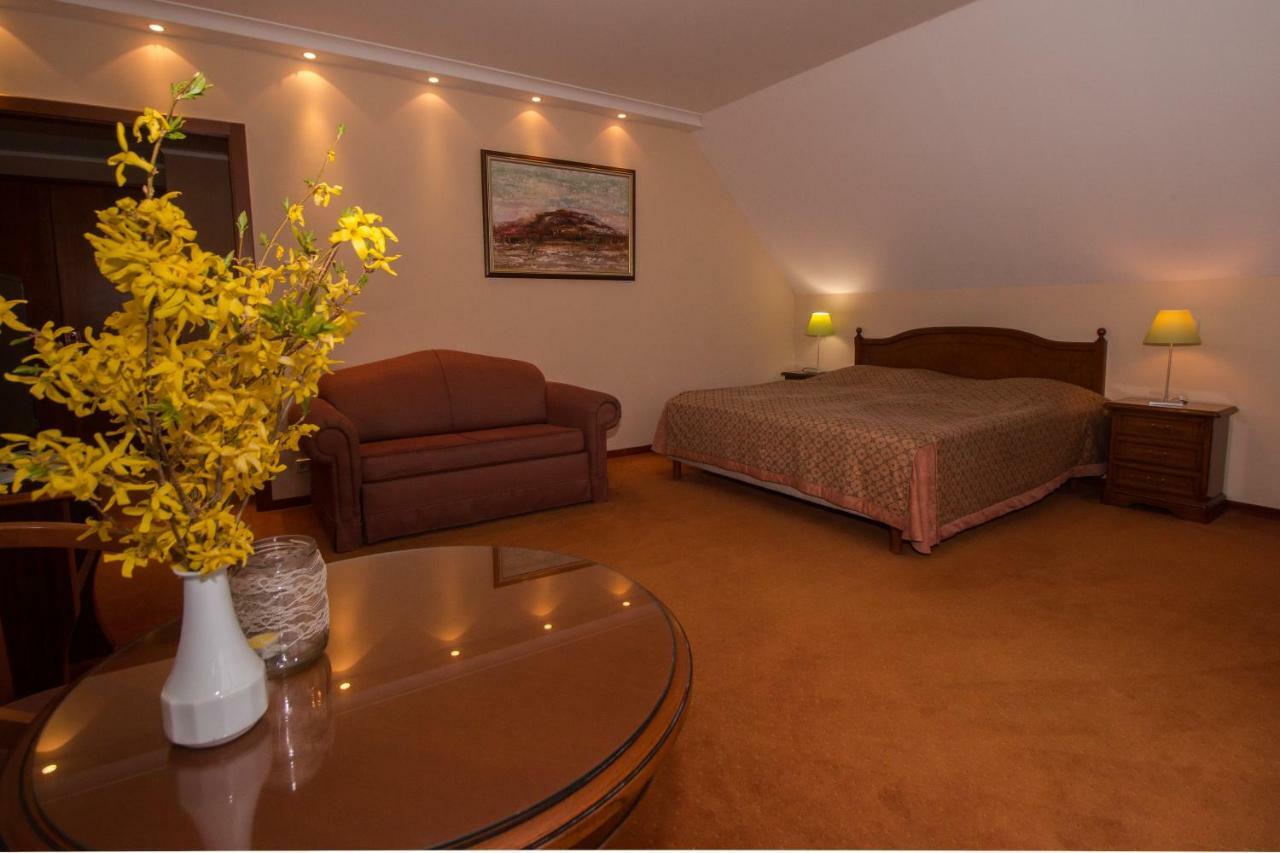 Hasik Hotel Magyarpolány Екстериор снимка