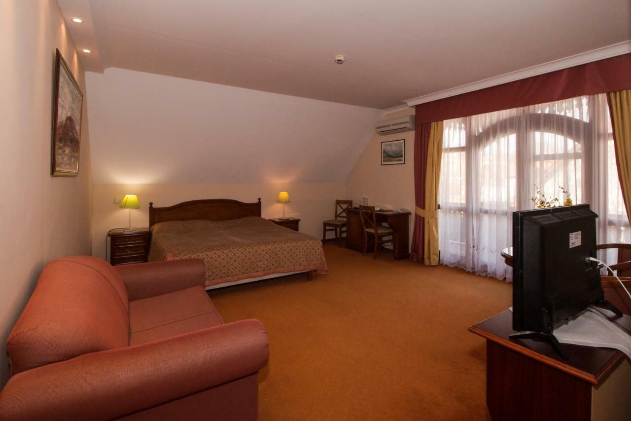 Hasik Hotel Magyarpolány Екстериор снимка