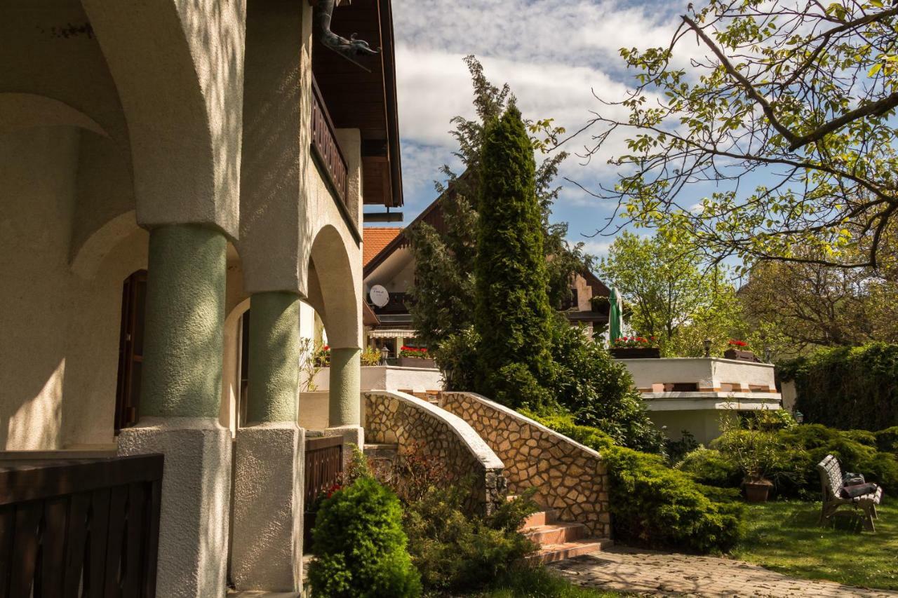 Hasik Hotel Magyarpolány Екстериор снимка