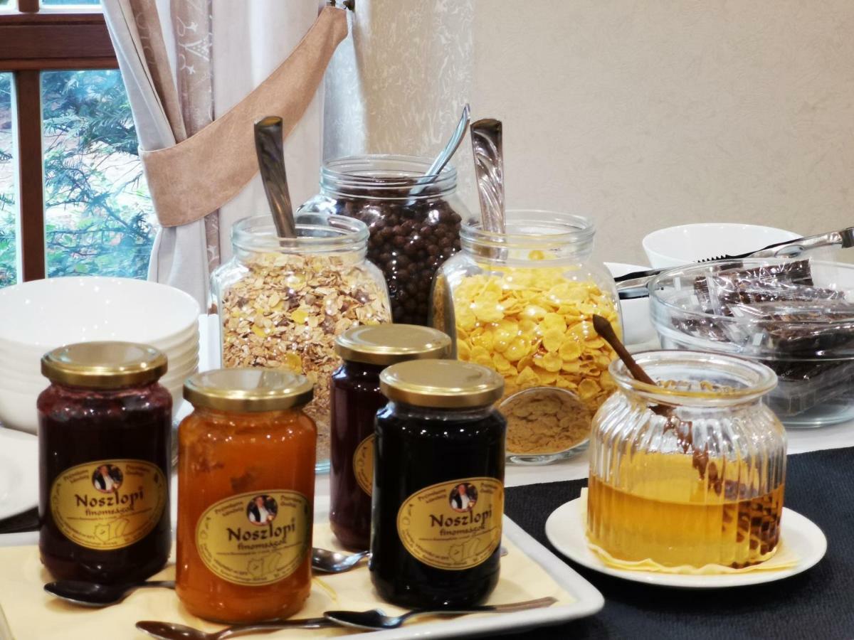 Hasik Hotel Magyarpolány Екстериор снимка